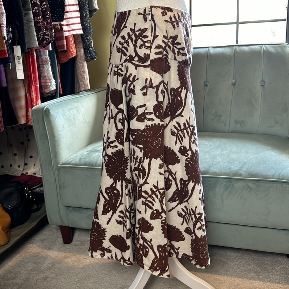EUC GAP Neutral Linen Circle Skirt Sunflower Leaf Motif - Picture 5 of 8